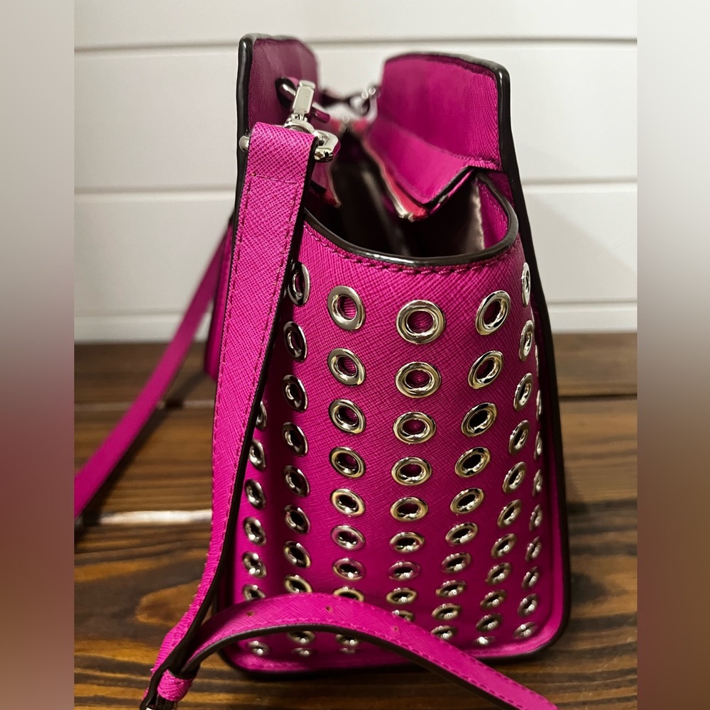 Michael Kors magenta purse - Picture 3 of 12